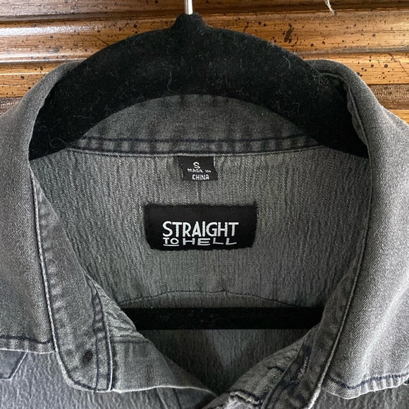 Straight to hell rambler style button up shirt - Picture 2 of 9